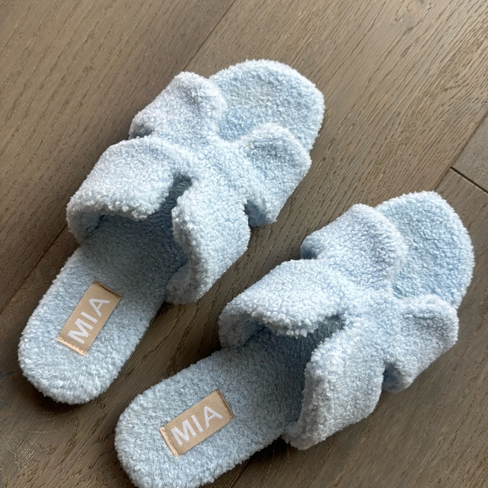 MIA Cosette Faux Sherling Slip on sandals Baby Blue Size 7